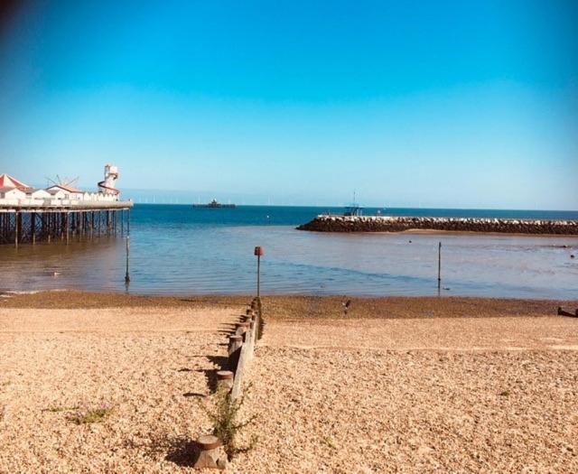 Seaside Villa On Secluded Green Herne Bay Exterior foto